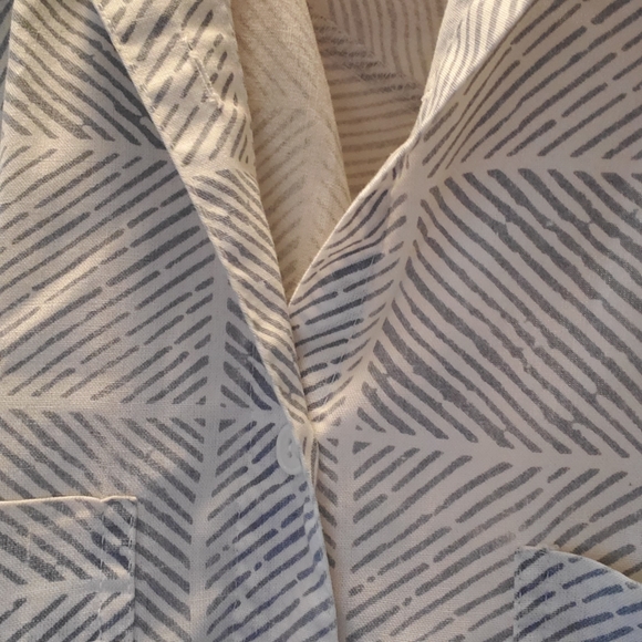 π 3 for $15 Deal! πTomato button up short sleeve shirt large - Picture 3 of 7